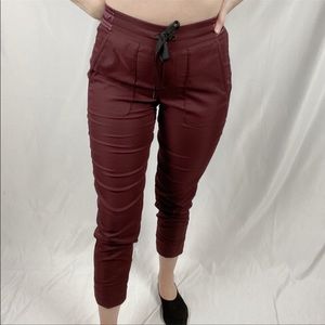 Lululemon Purple/Maroon Jogger/Slack size 4